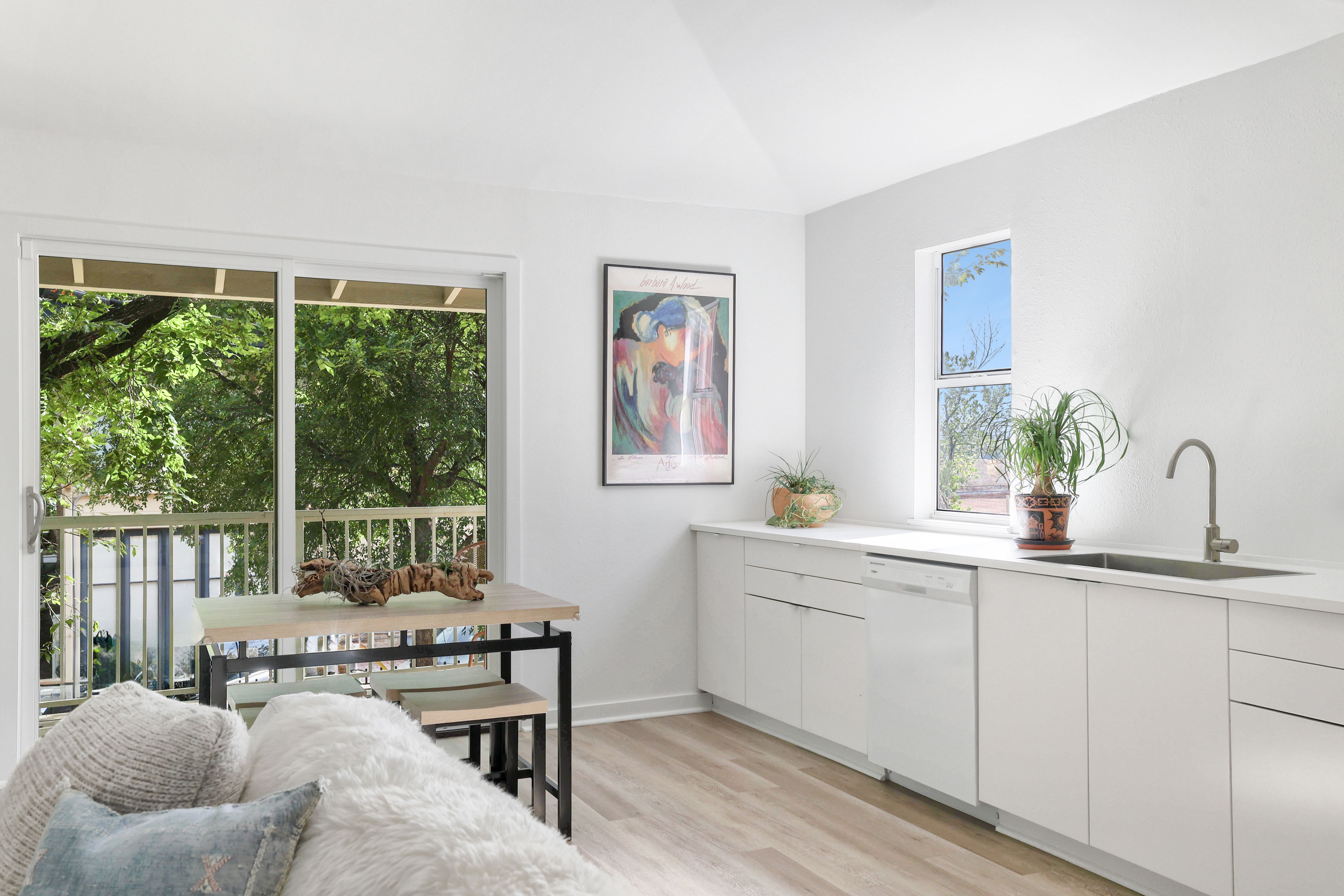 1112 West 10th Street Unit B 