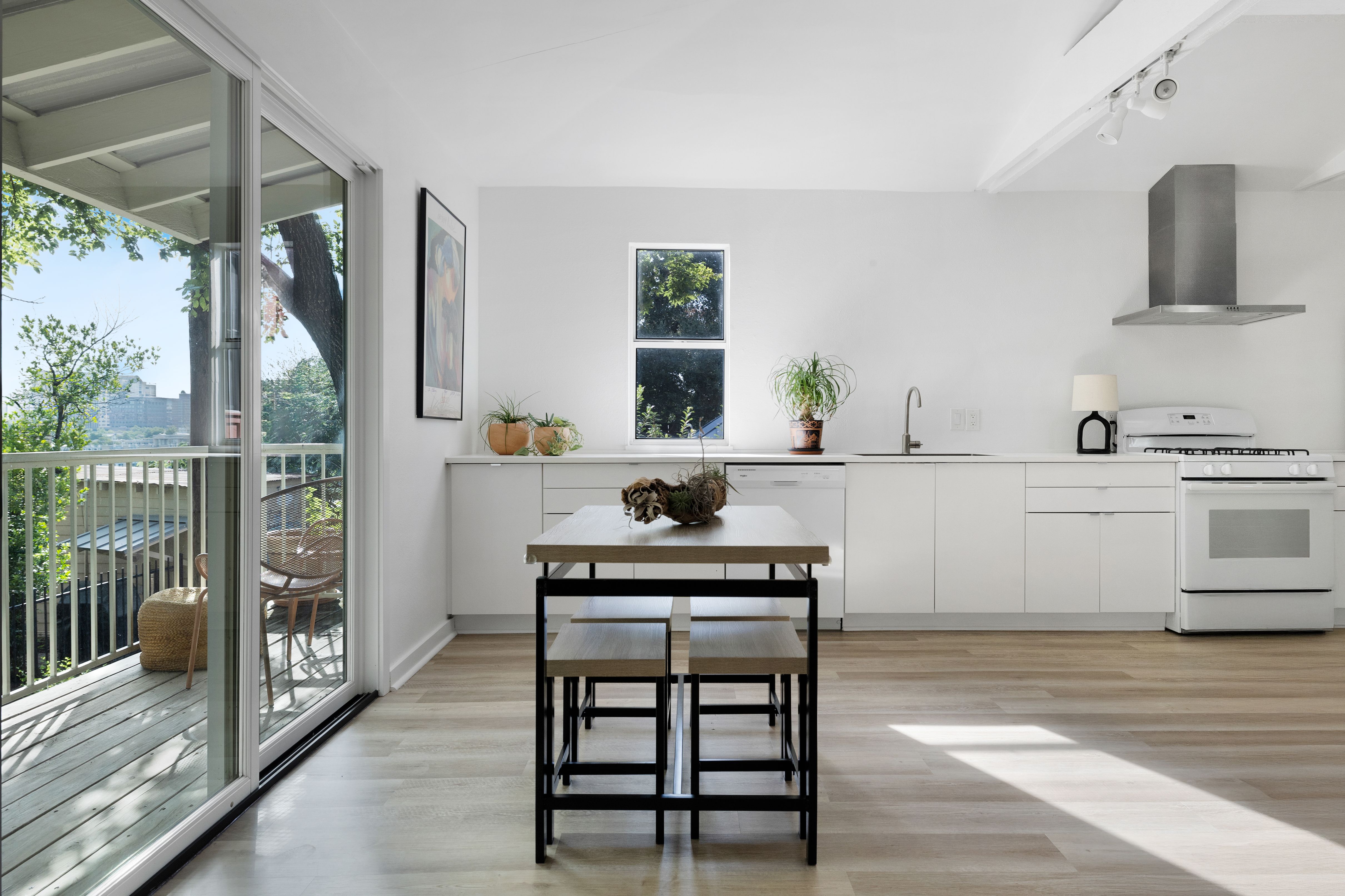 1112 West 10th Street Unit B 