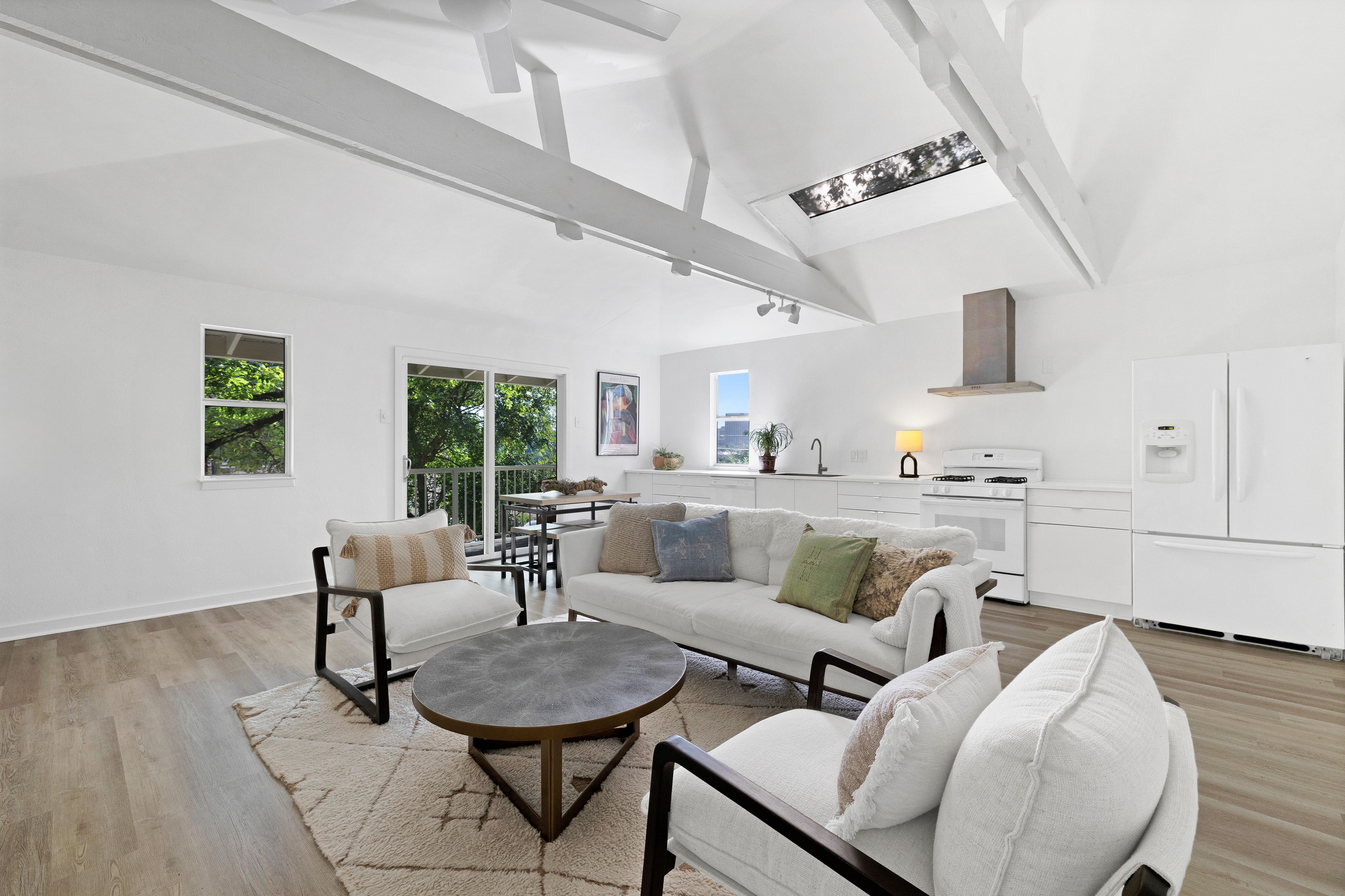 1112 West 10th Street Unit B 