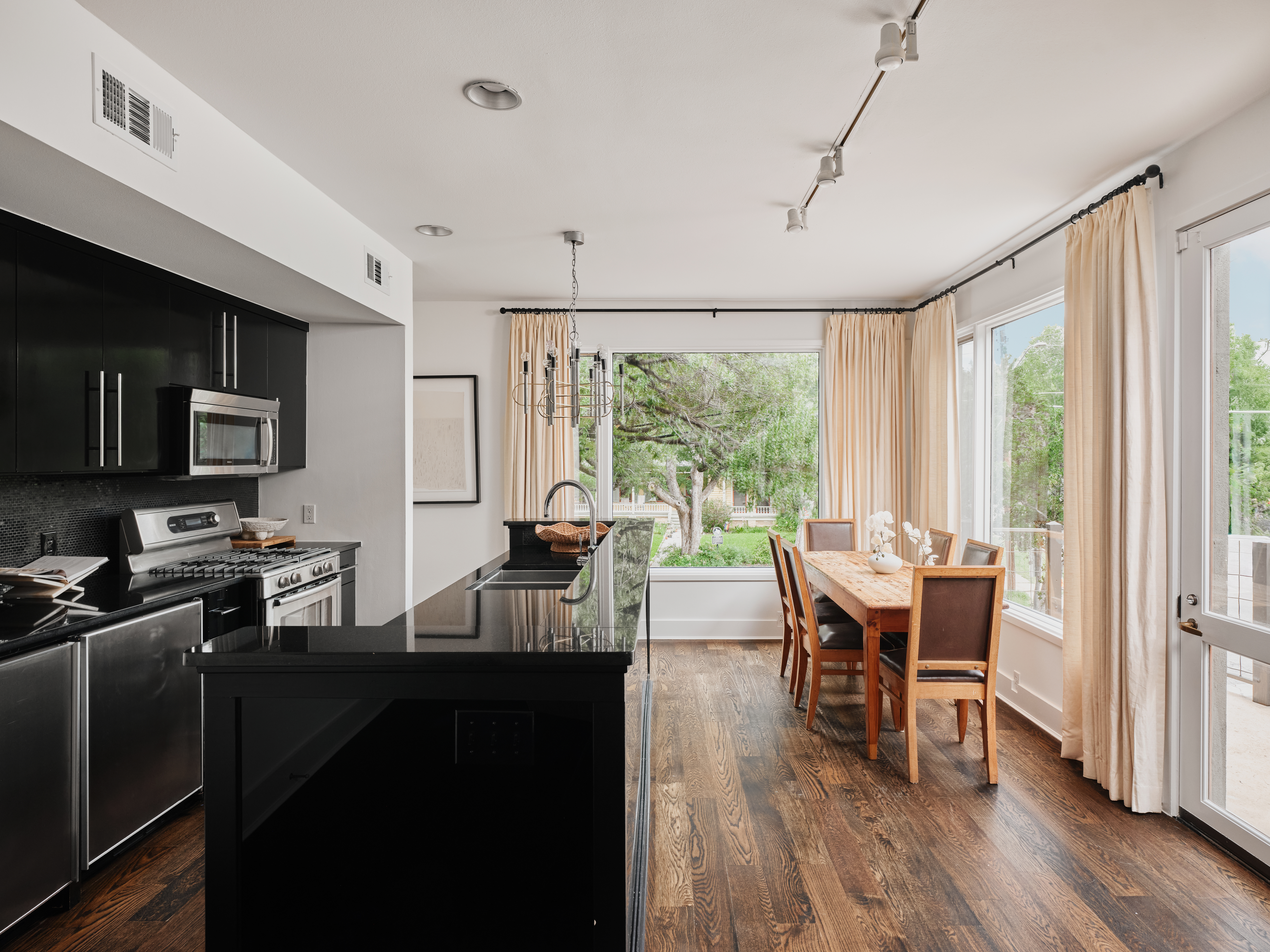 1111 West 12th Street unit 113