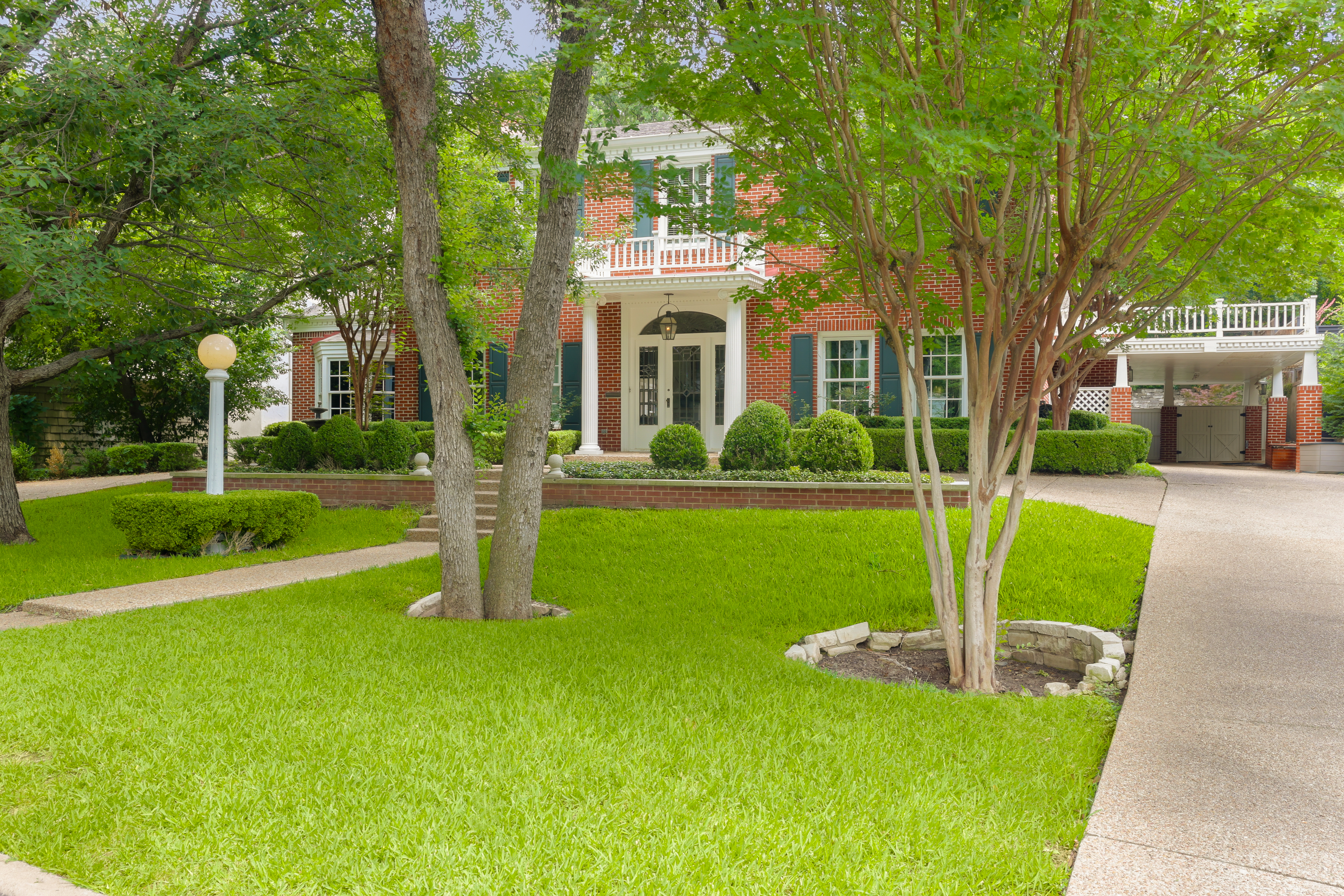 3001 Hillview Road 