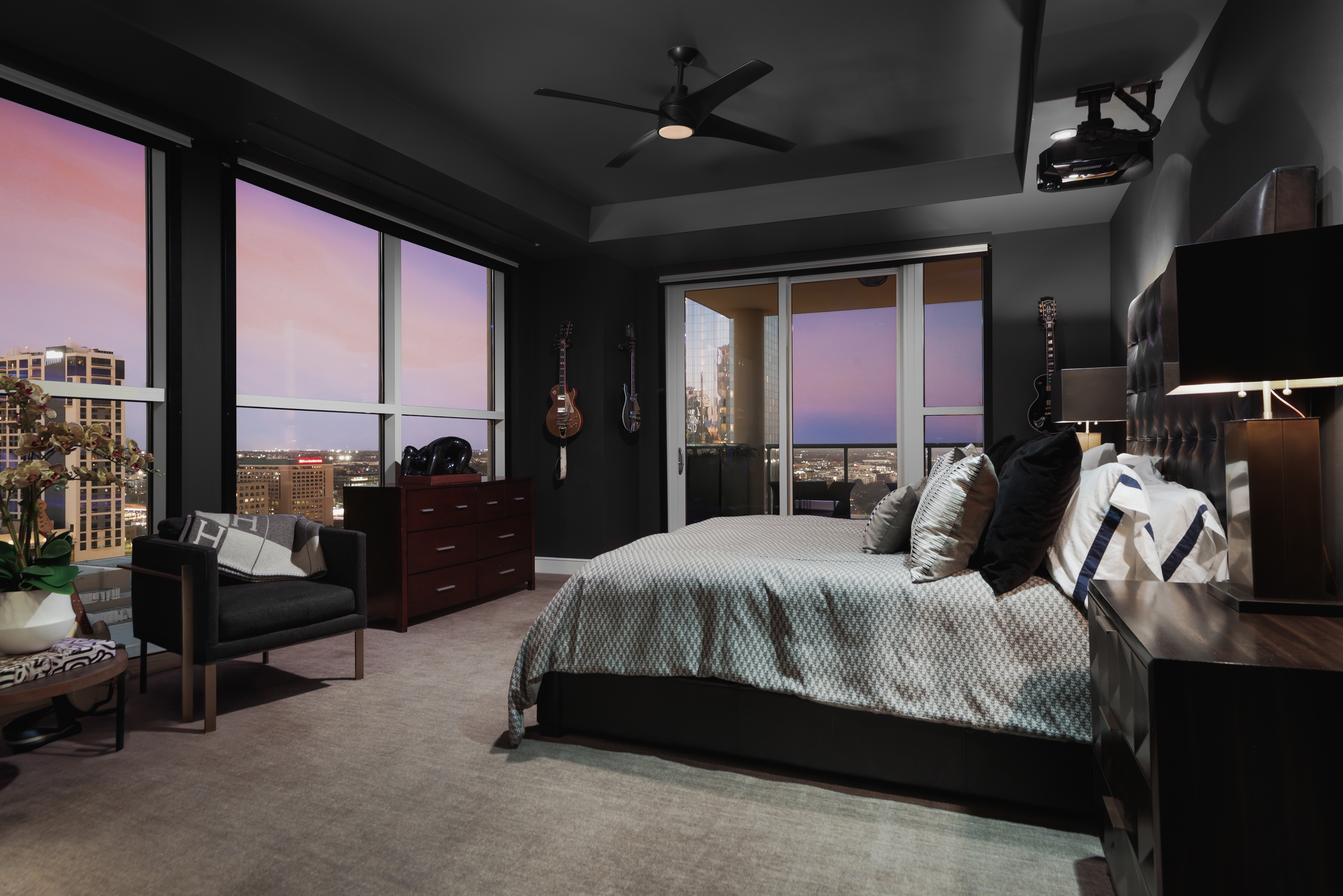 98 San Jacinto Boulevard #2004