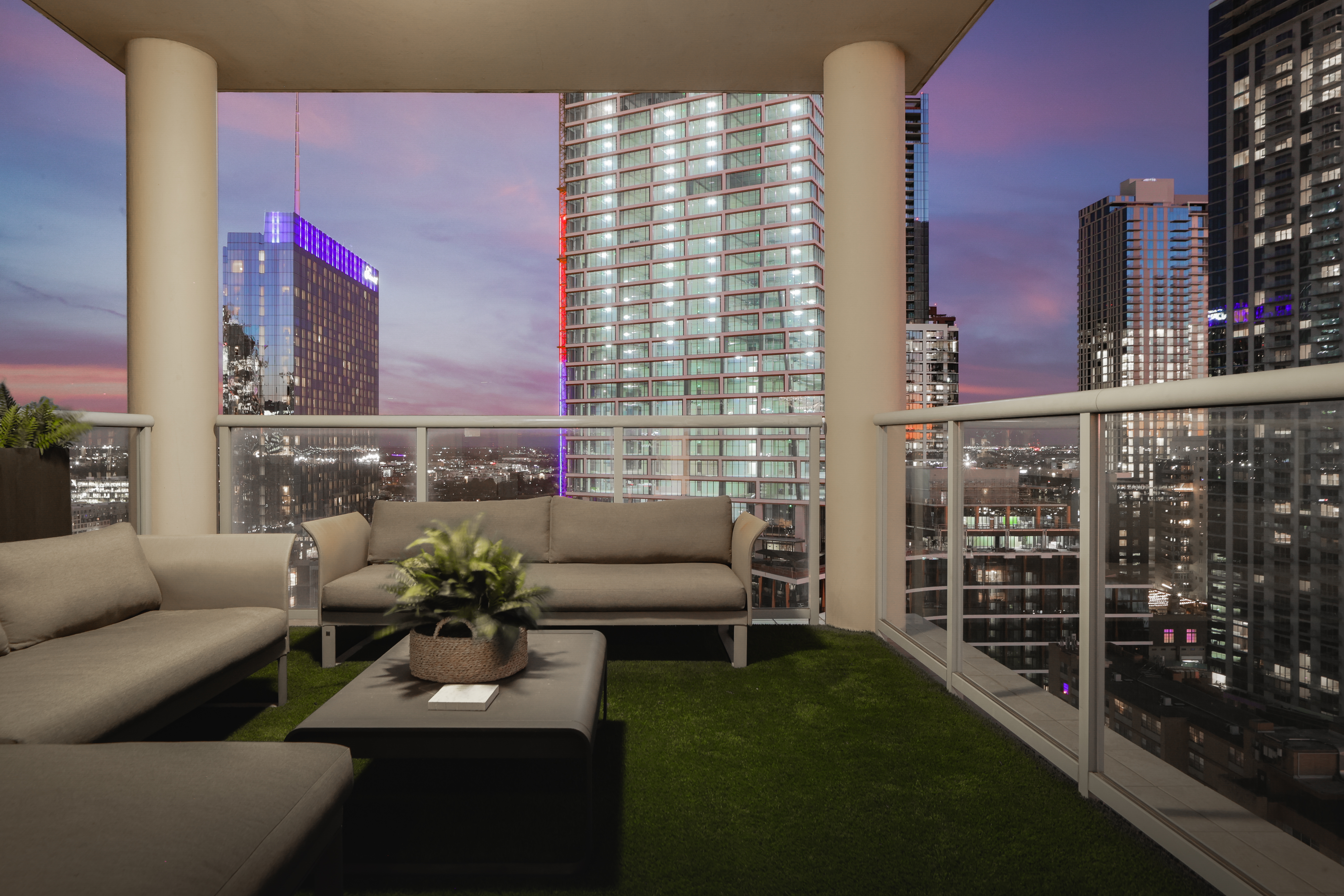 98 San Jacinto Boulevard #2004