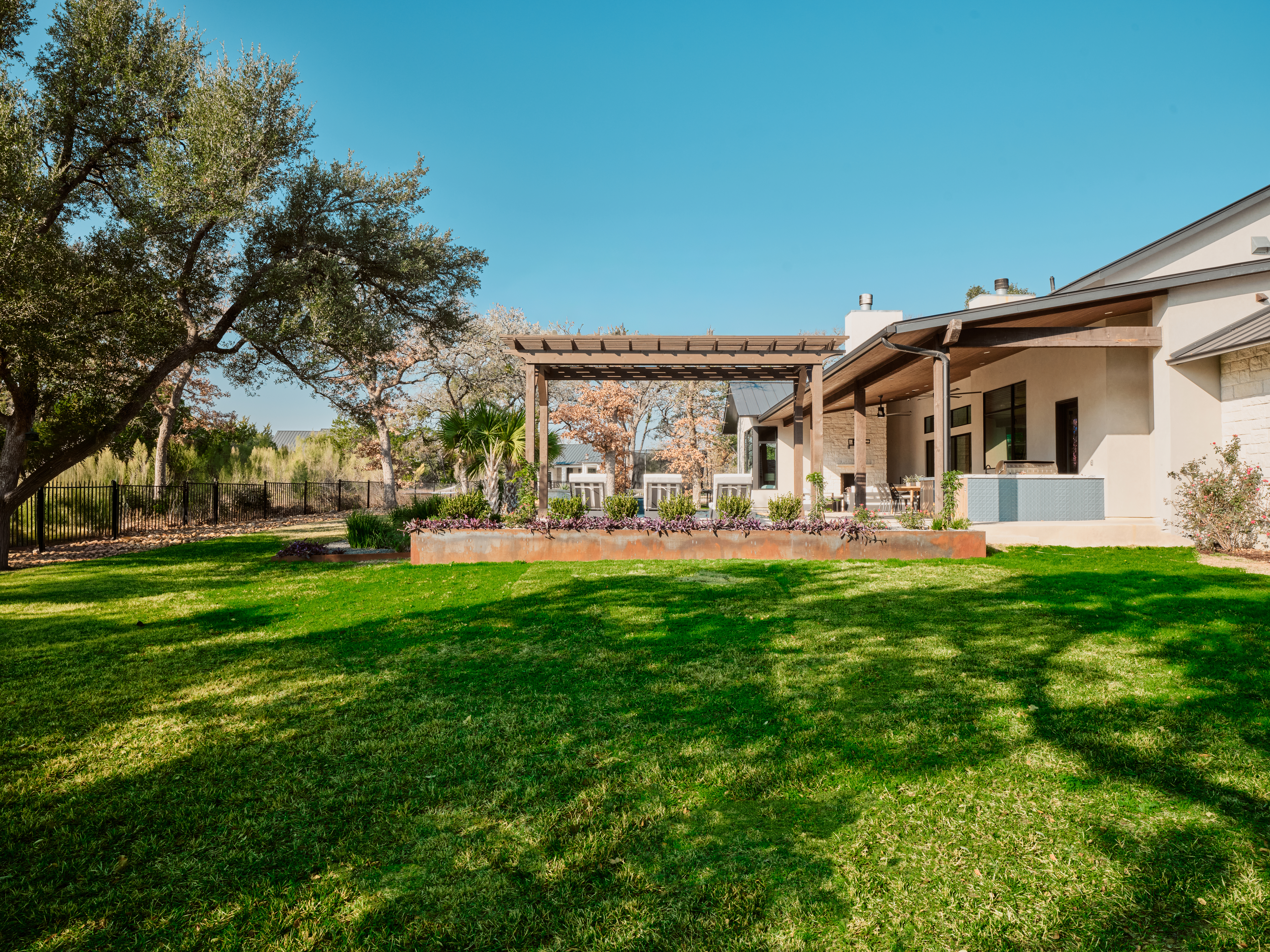 An Elevated Hill Country Modern Retreat