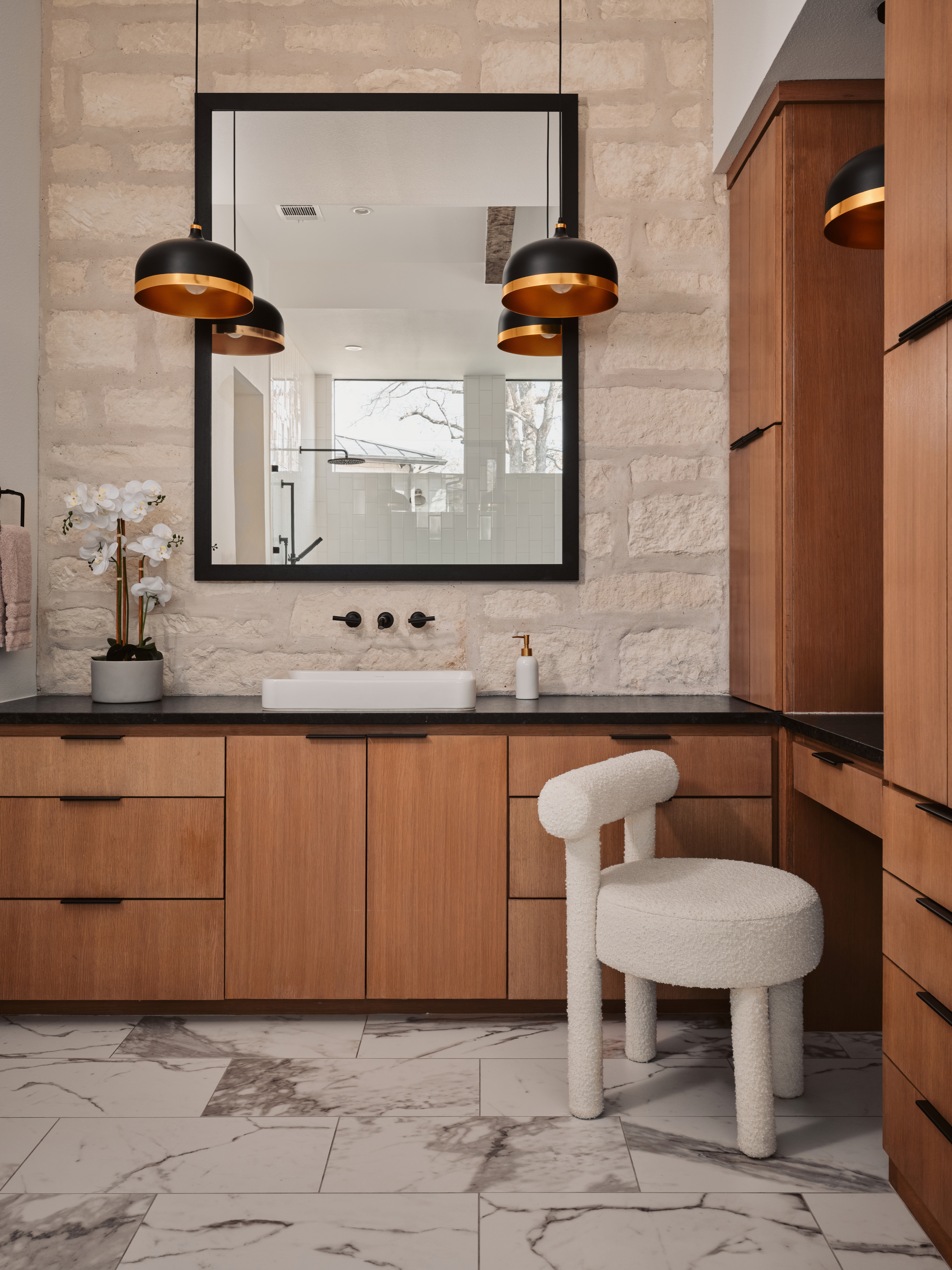  An Elevated Hill Country Modern Retreat