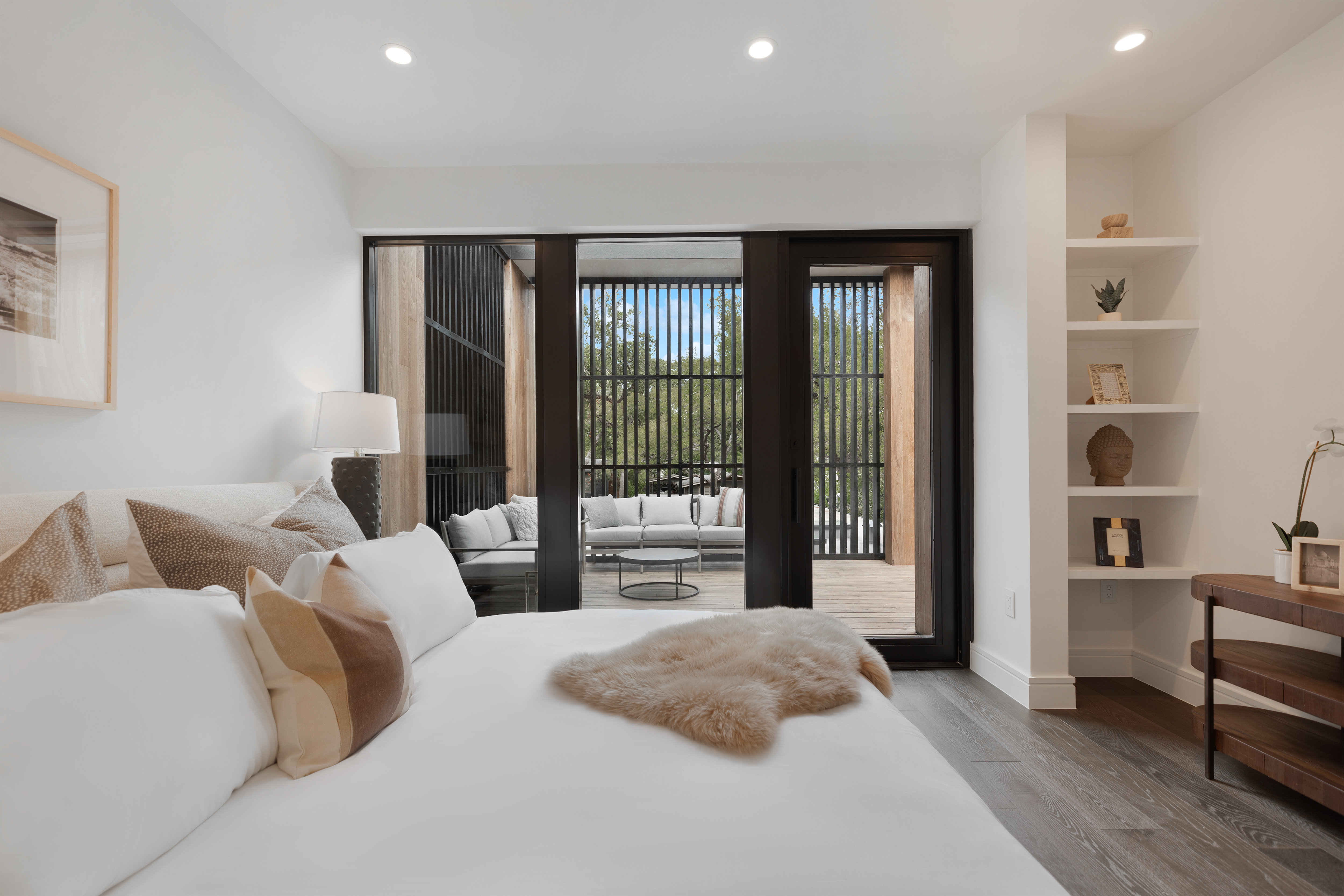 2407 West 10th Street 