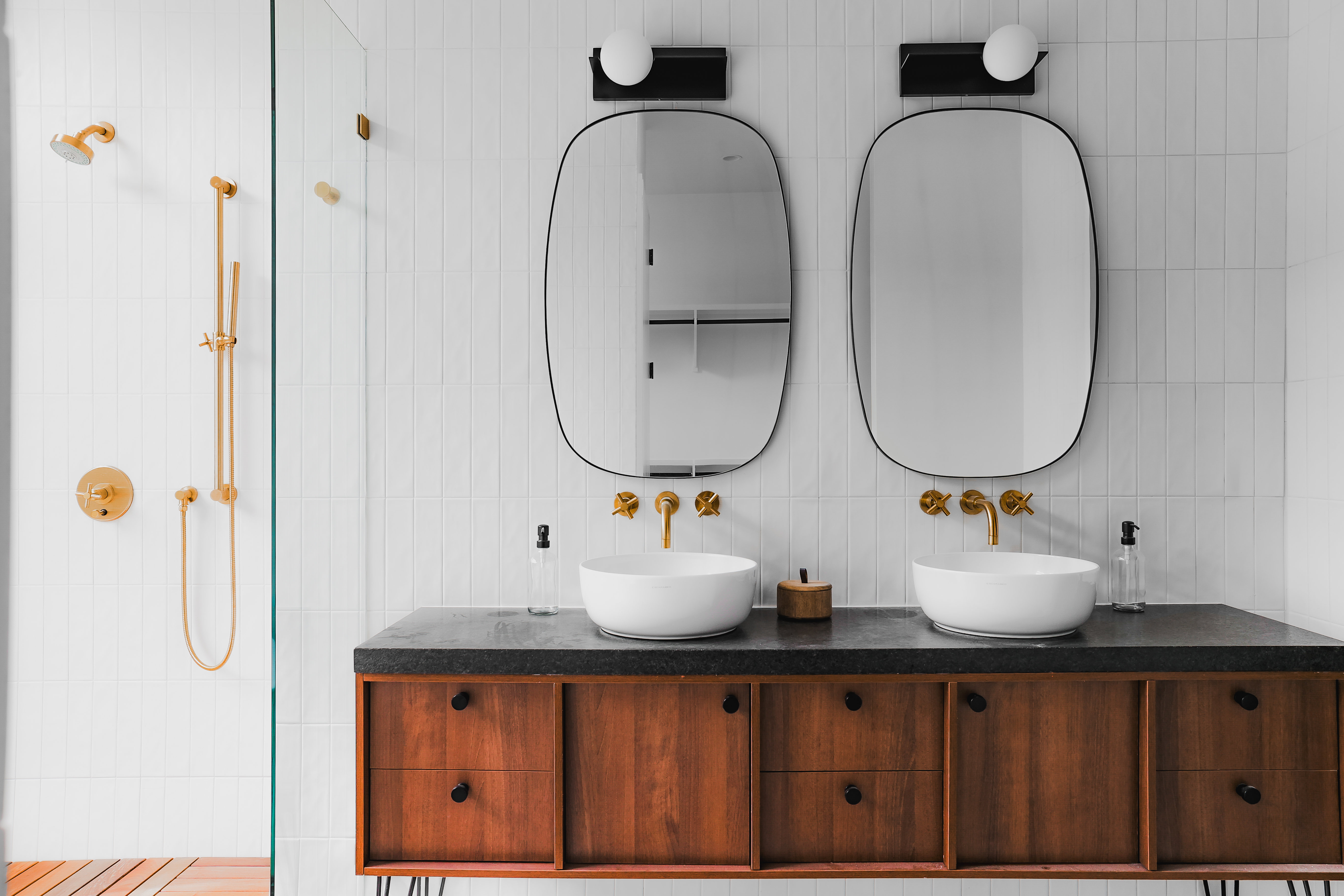 2407 West 10th Street 