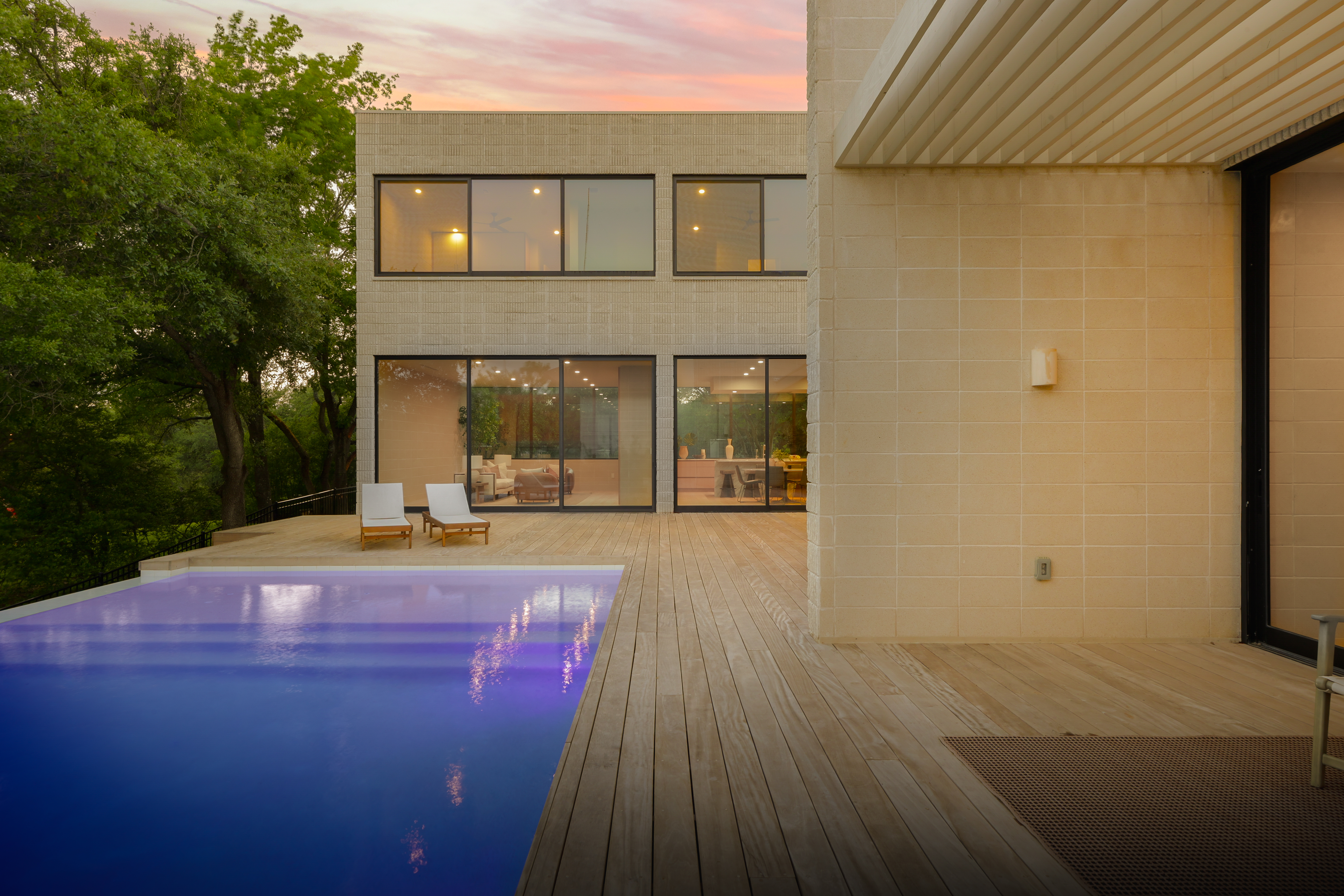 5205 Scenic View Drive 