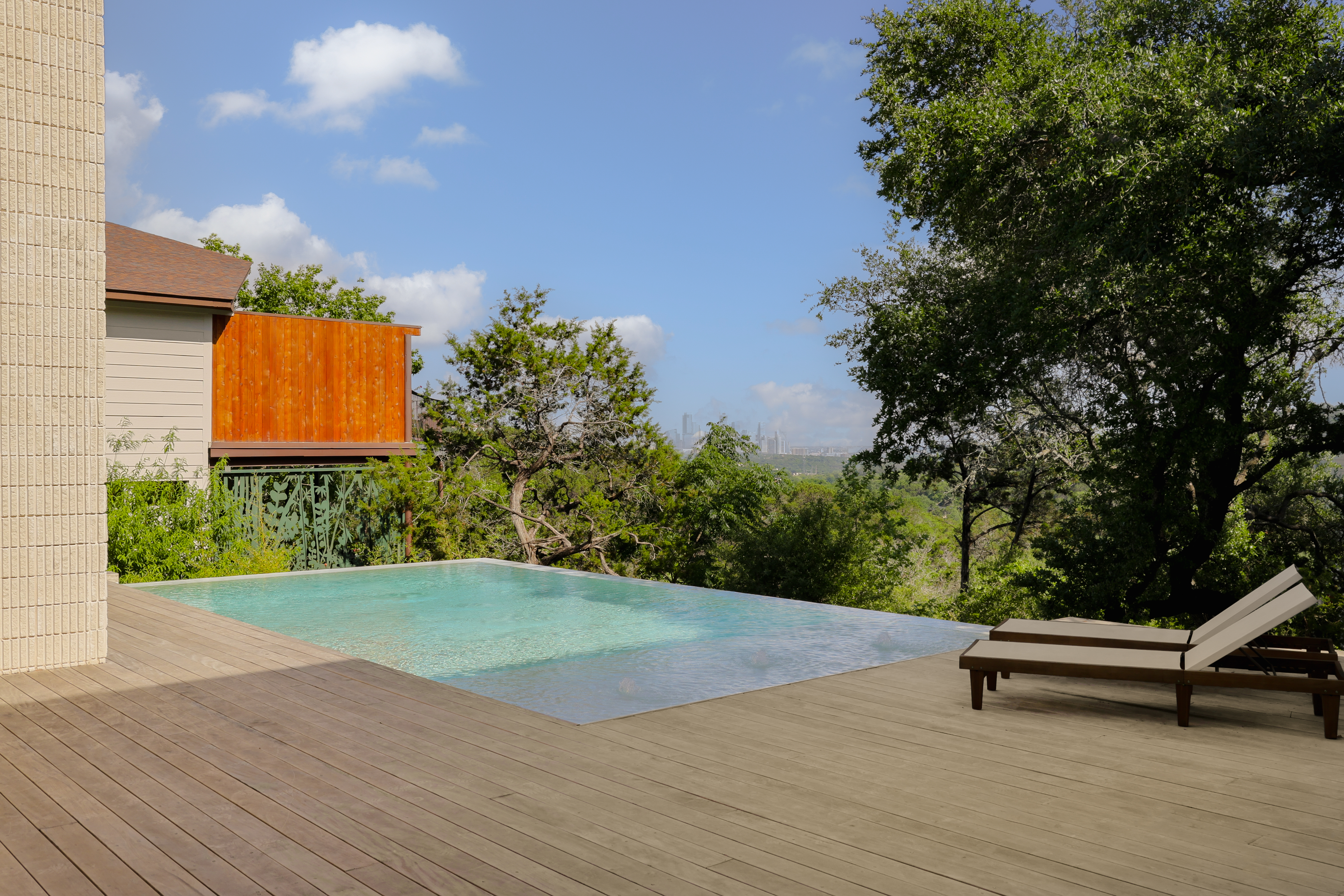 5205 Scenic View Drive 