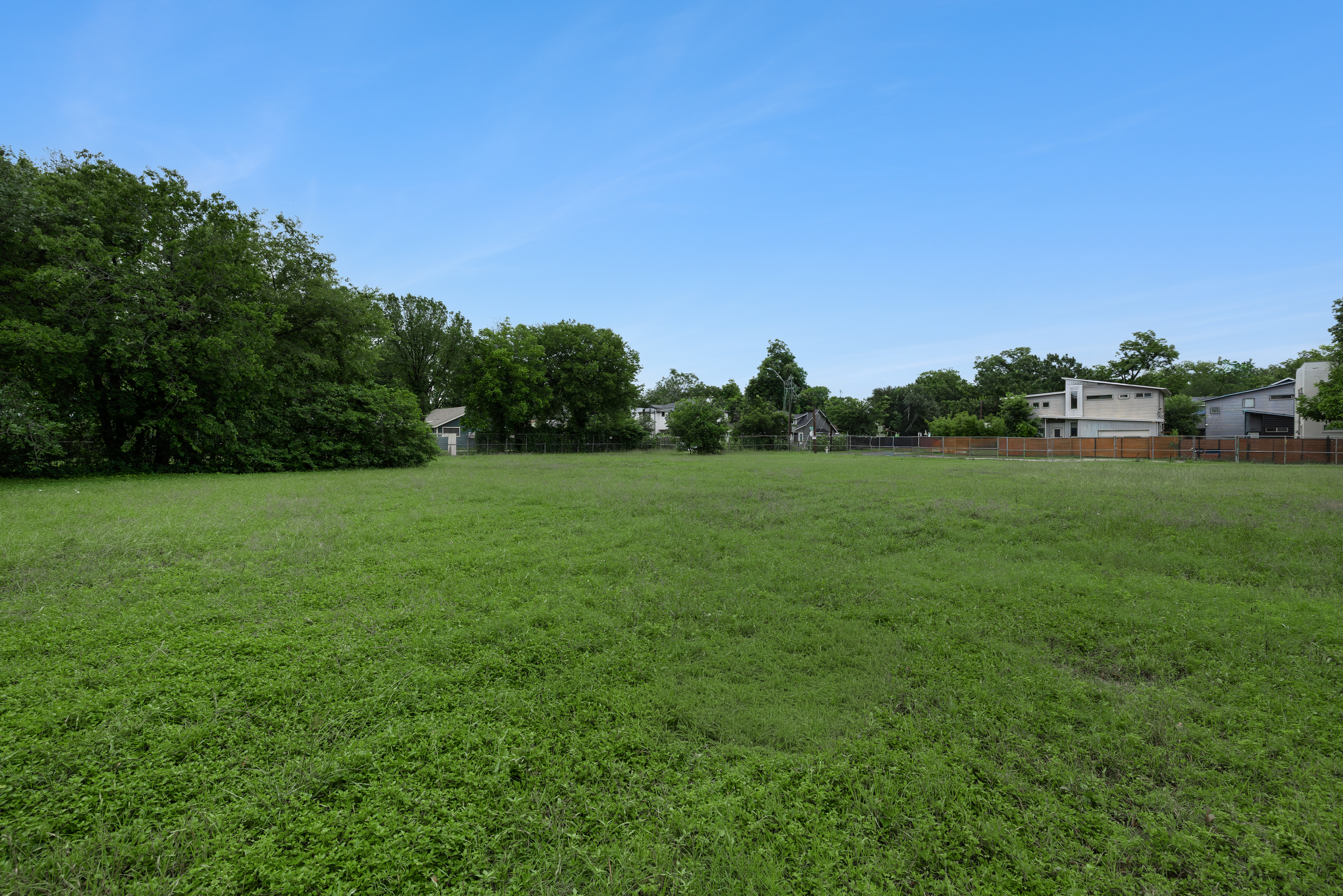 1138 1/4 Gunter Street + 1140 Gunter Street 