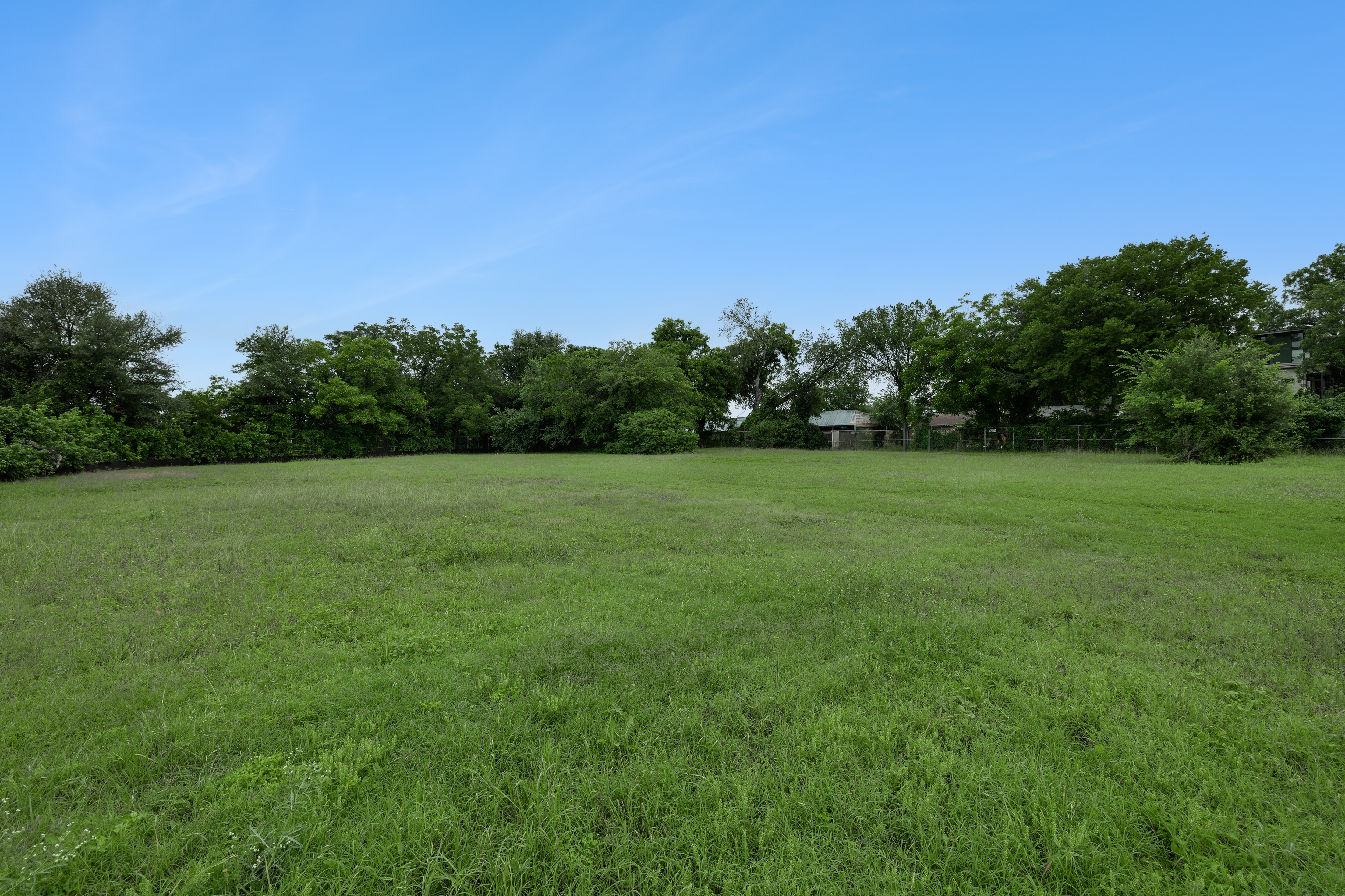 1138 1/4 Gunter Street + 1140 Gunter Street 