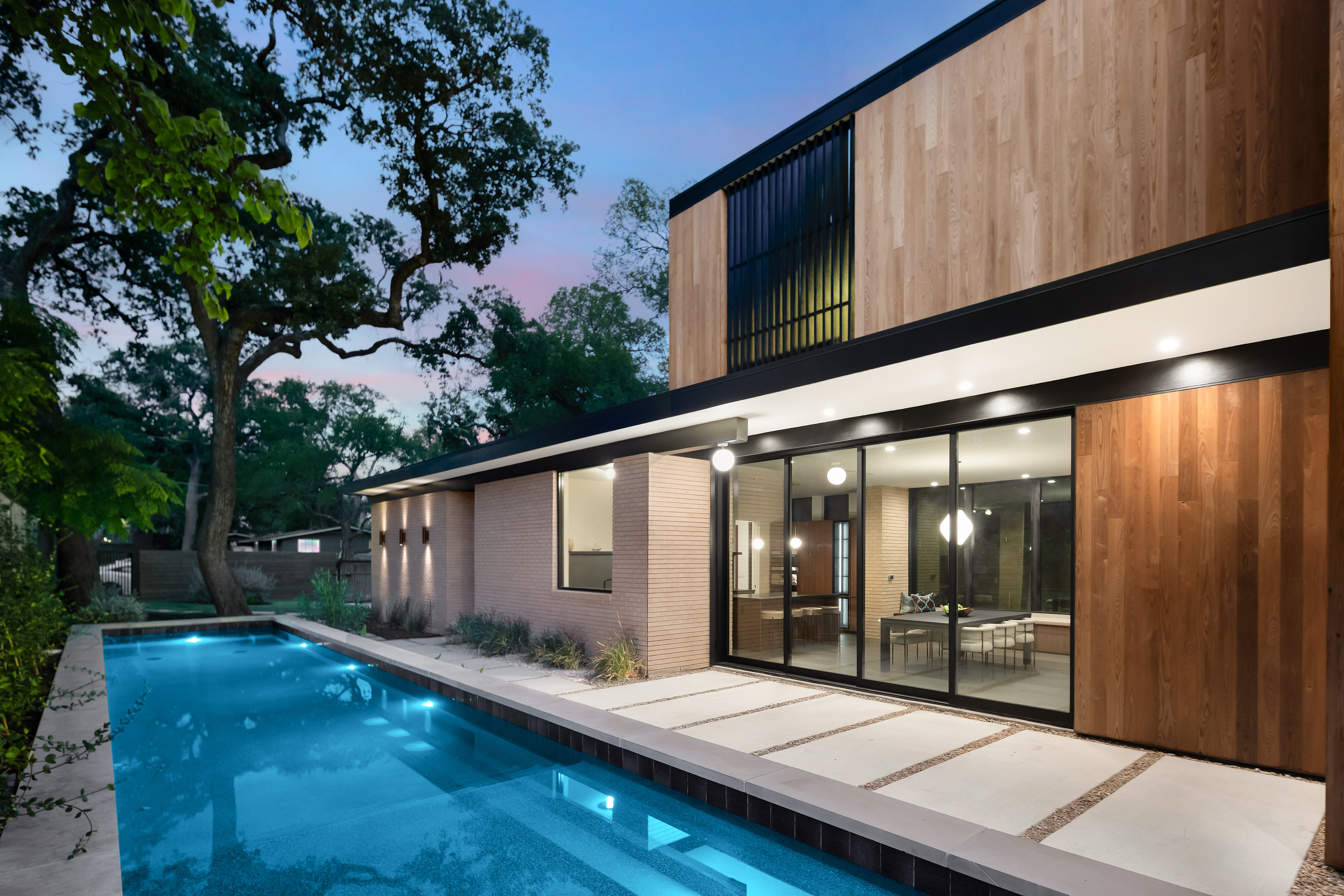 2407 West 10th Street 