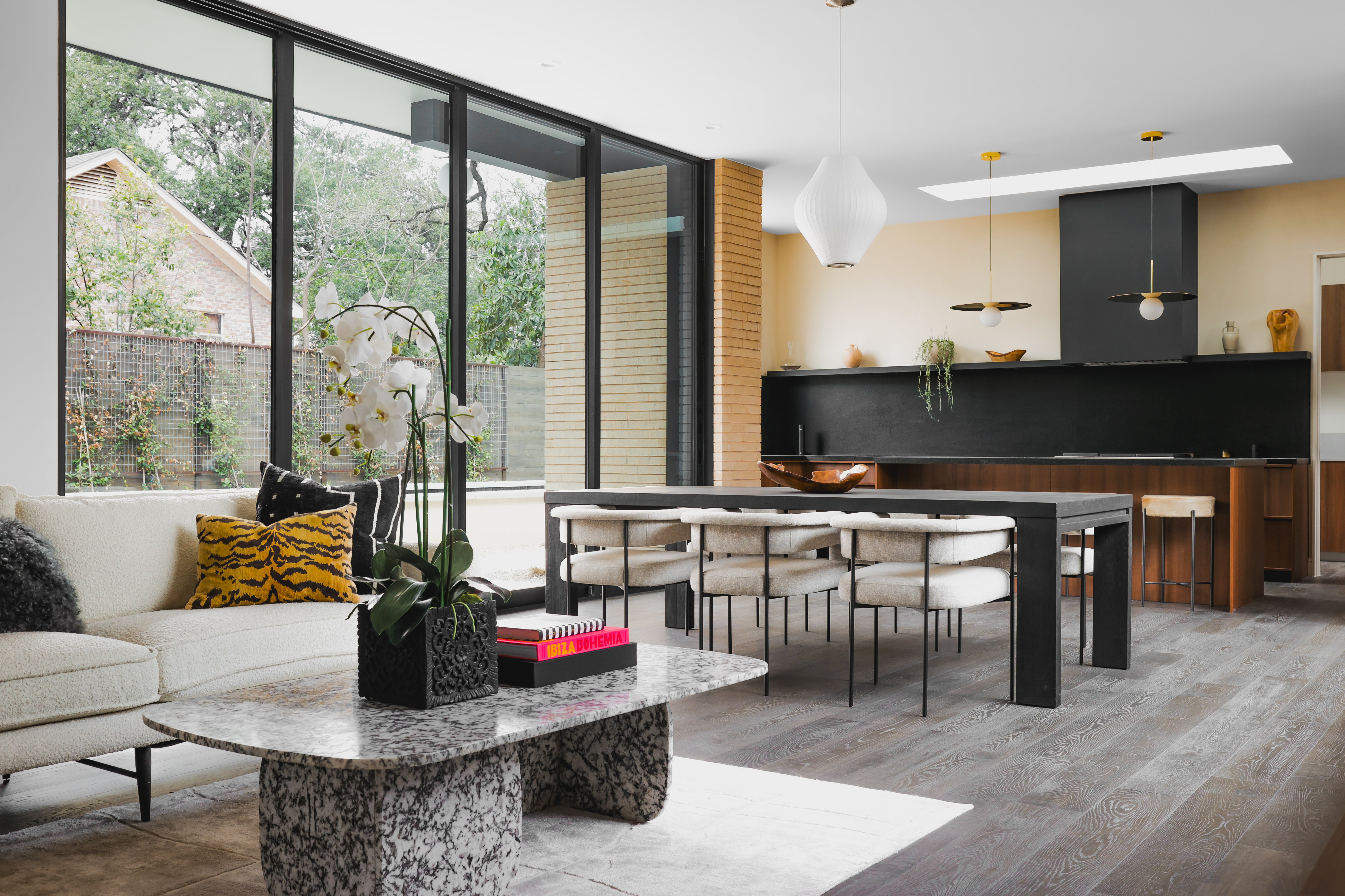 2407 West 10th Street 