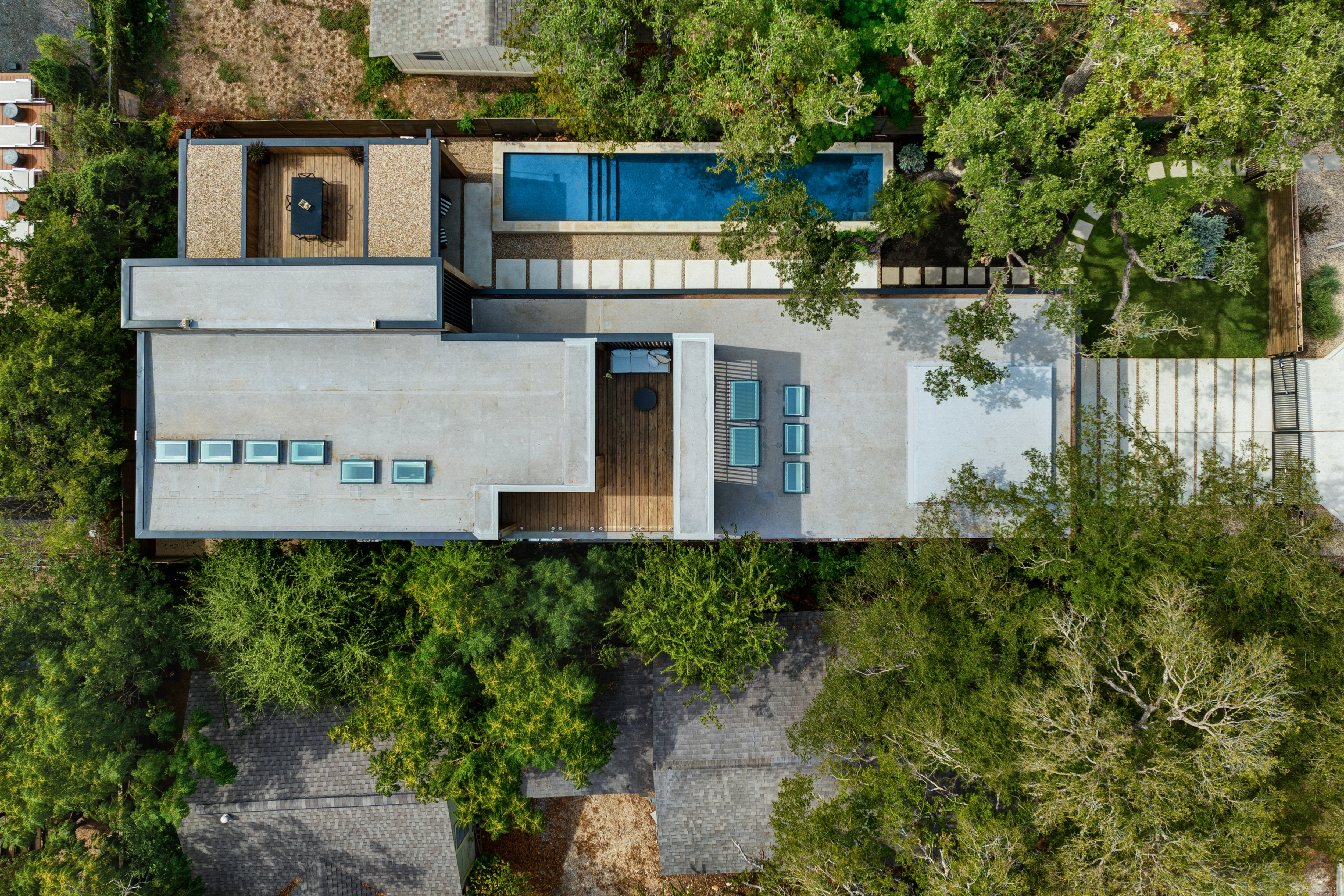 2407 West 10th Street 