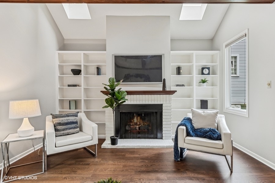 2708 Prairie Avenue