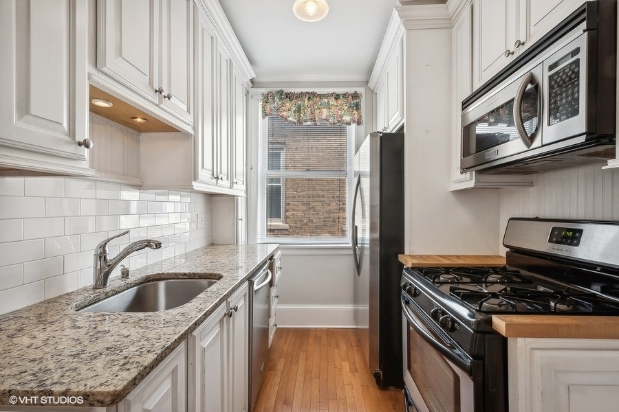680 Hinman Avenue Unit: 3H