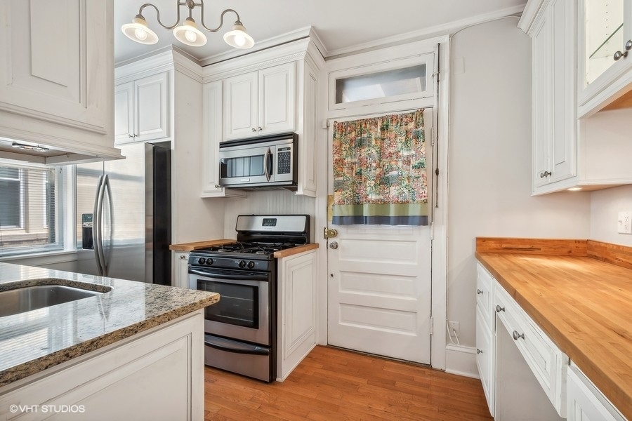 680 Hinman Avenue Unit: 3H