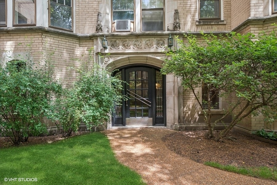 680 Hinman Avenue Unit: 3H