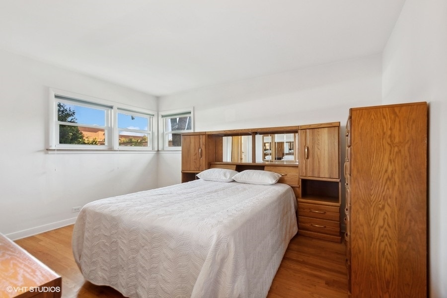 2736 Lincoln Lane