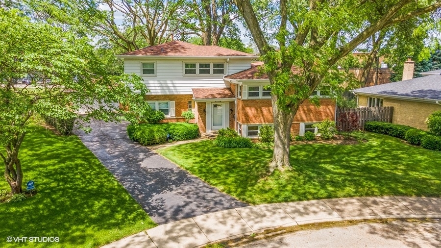 2736 Lincoln Lane
