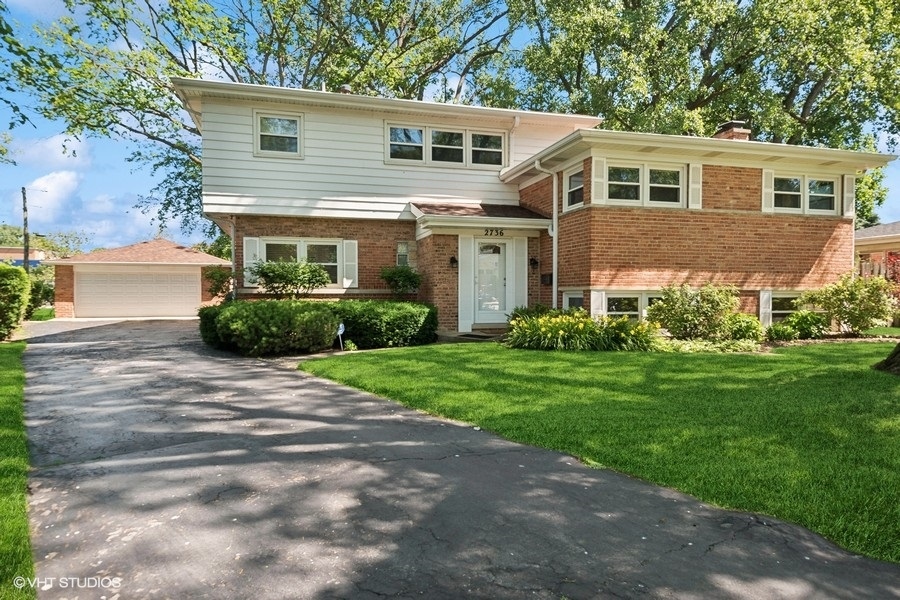 2736 Lincoln Lane