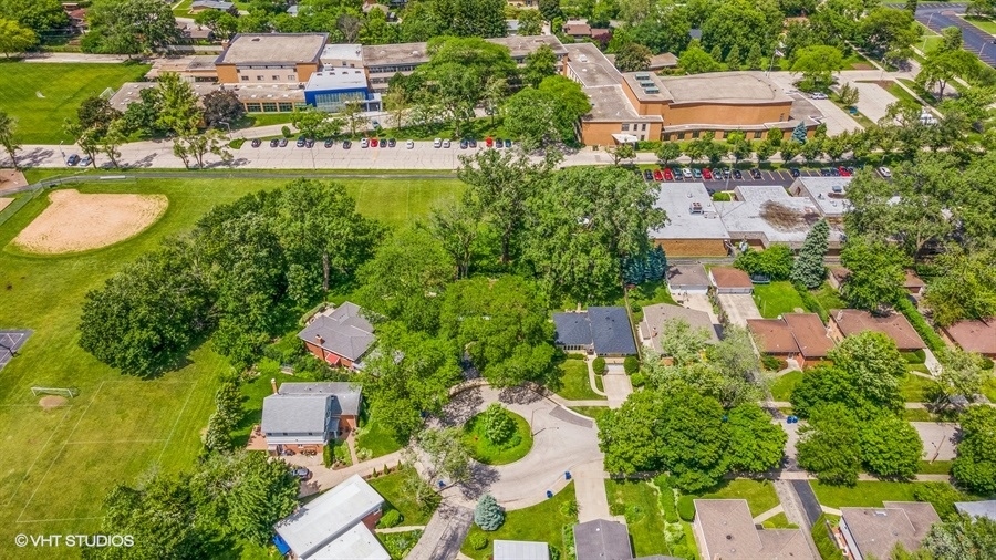 2736 Lincoln Lane