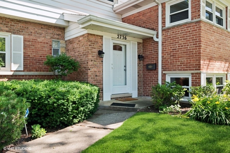 2736 Lincoln Lane