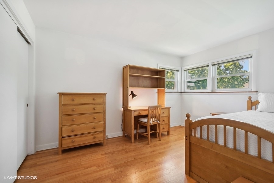 2736 Lincoln Lane
