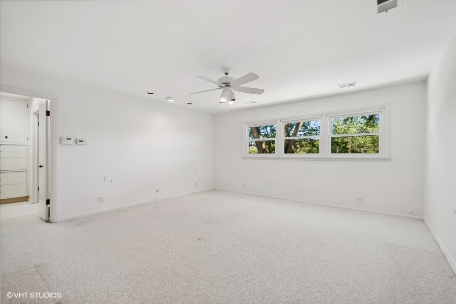 2736 Lincoln Lane