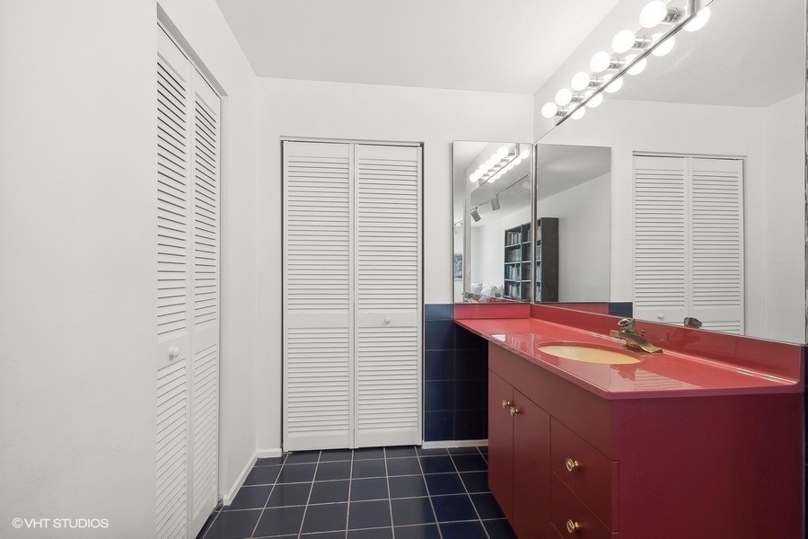 2501 Central Street Unit: 4B