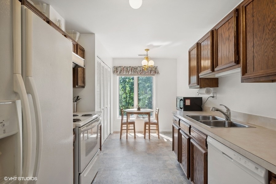 2501 Central Street Unit: 4B