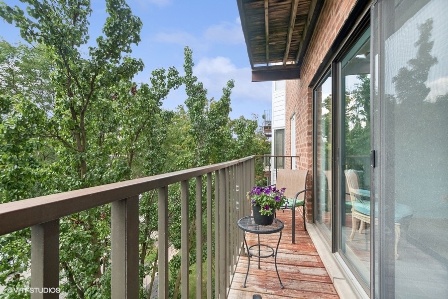 2501 Central Street Unit: 4B