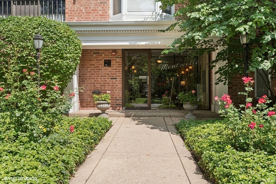 2501 Central Street Unit: 4B