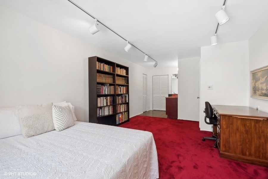 2501 Central Street Unit: 4B