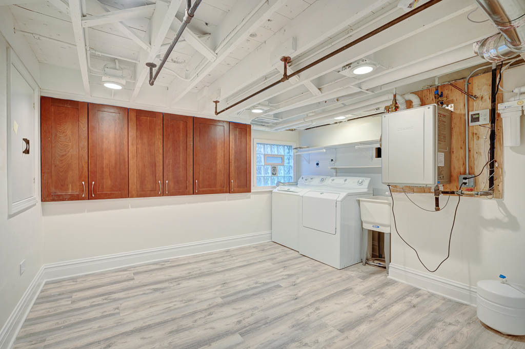 2211 Pioneer Road