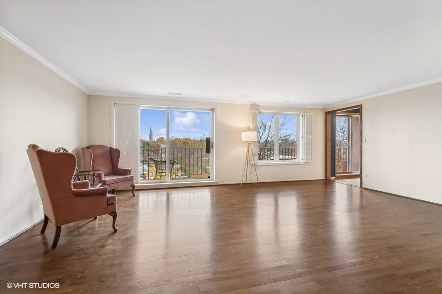 711 Oak Street Unit: 303