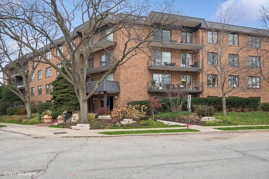 711 Oak Street Unit: 303