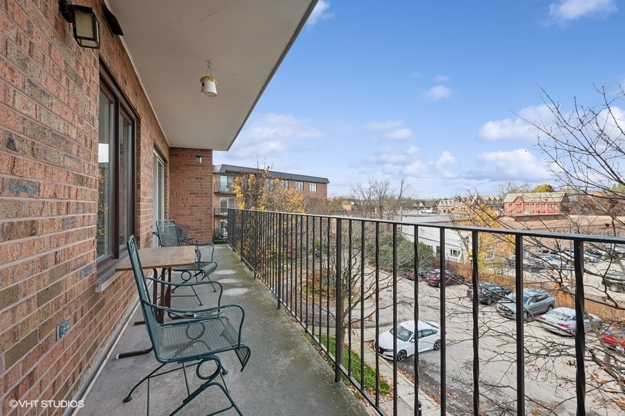 711 Oak Street Unit: 303