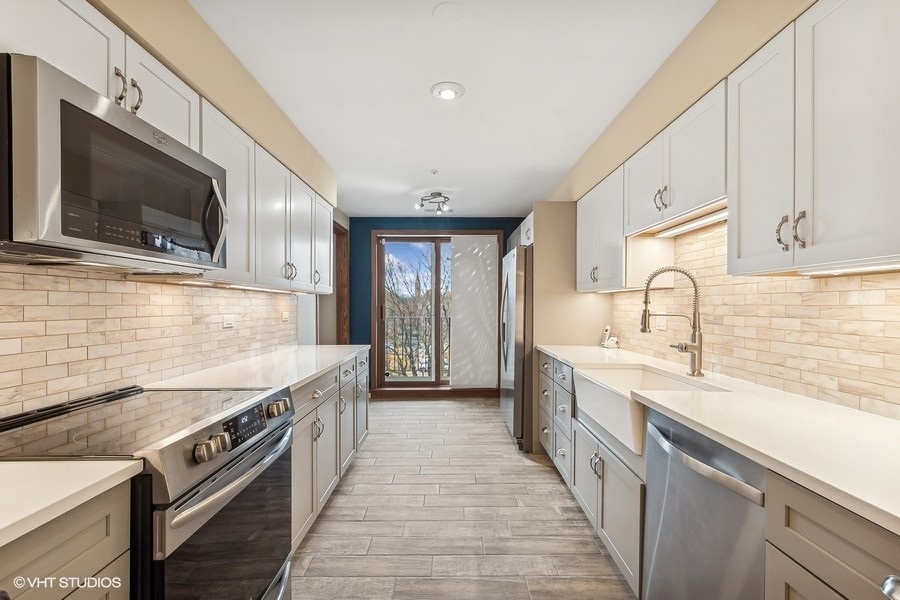 711 Oak Street Unit: 303