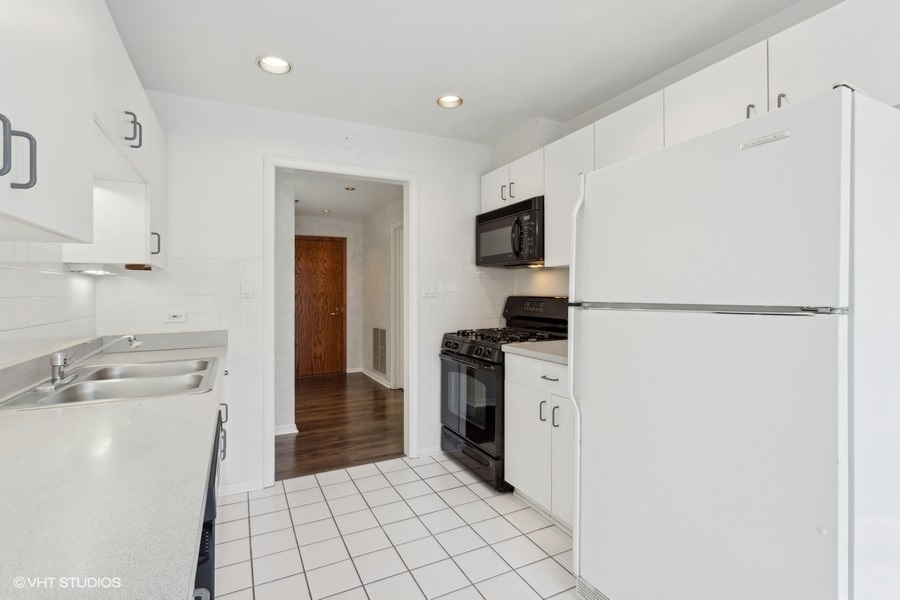 4757 Howard Street Unit: 304