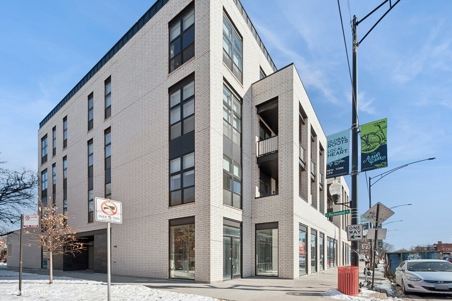 4405 N Richmond Street Unit: 202