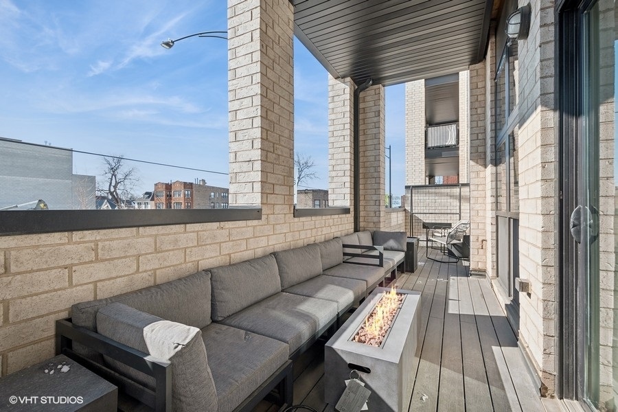 4405 N Richmond Street Unit: 202