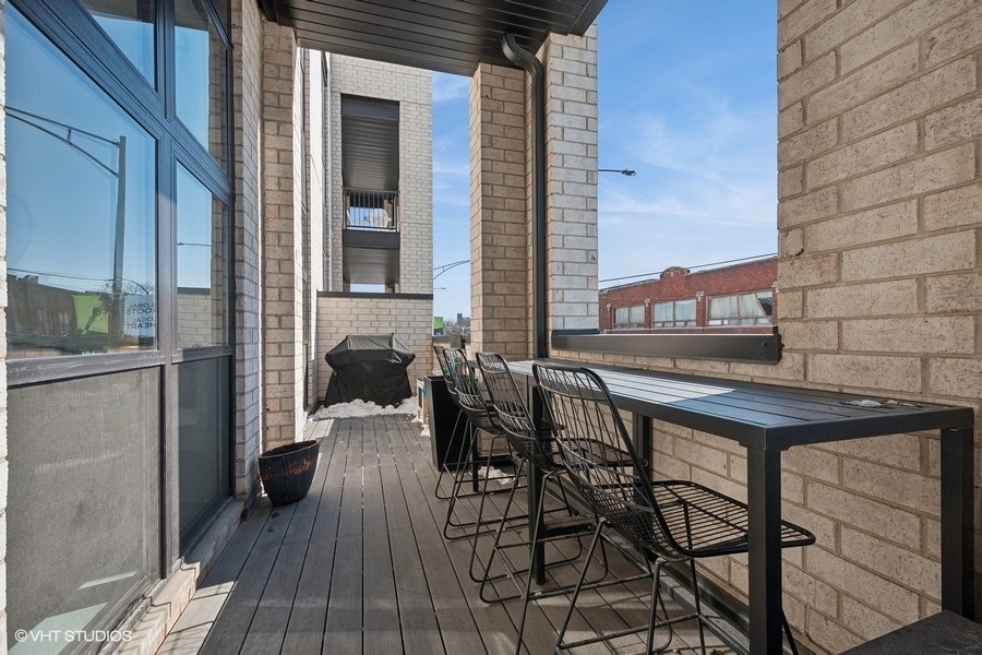 4405 N Richmond Street Unit: 202