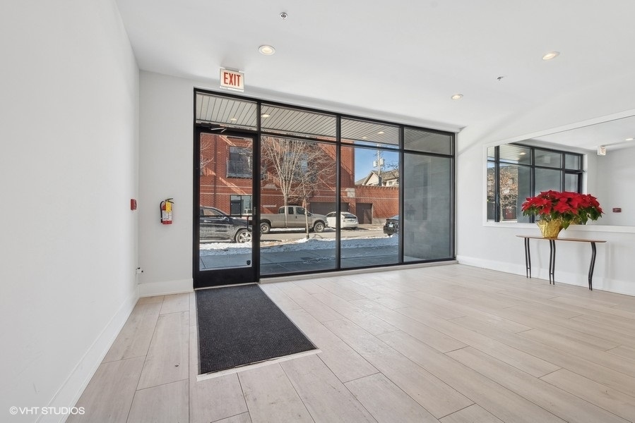 4405 N Richmond Street Unit: 202