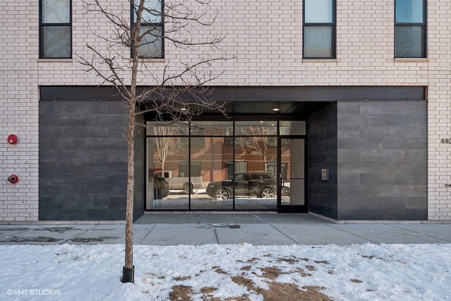 4405 N Richmond Street Unit: 202