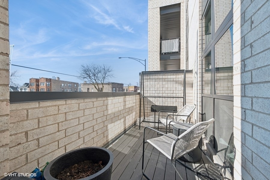 4405 N Richmond Street Unit: 202