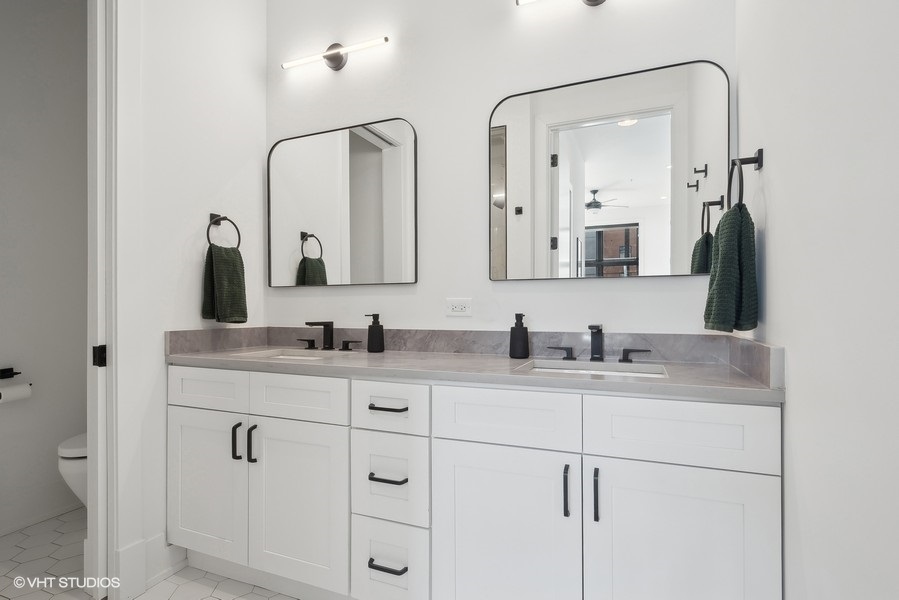 4405 N Richmond Street Unit: 202