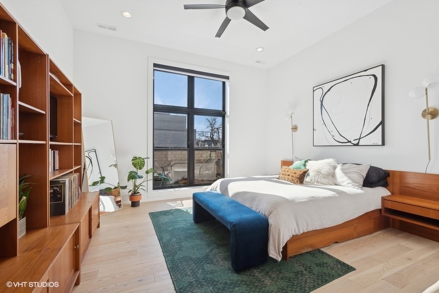 4405 N Richmond Street Unit: 202