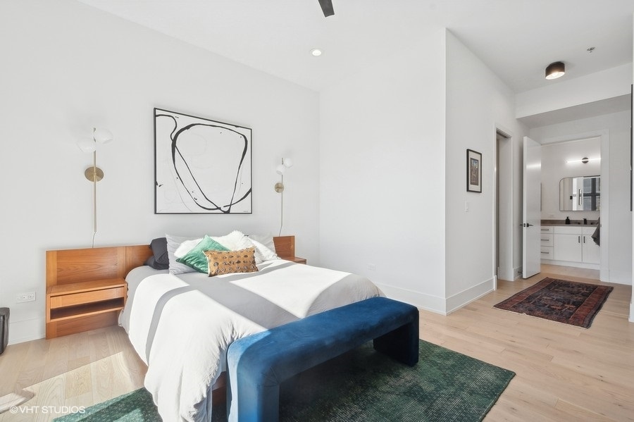 4405 N Richmond Street Unit: 202