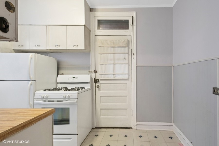 680 Hinman Avenue Unit: 2H